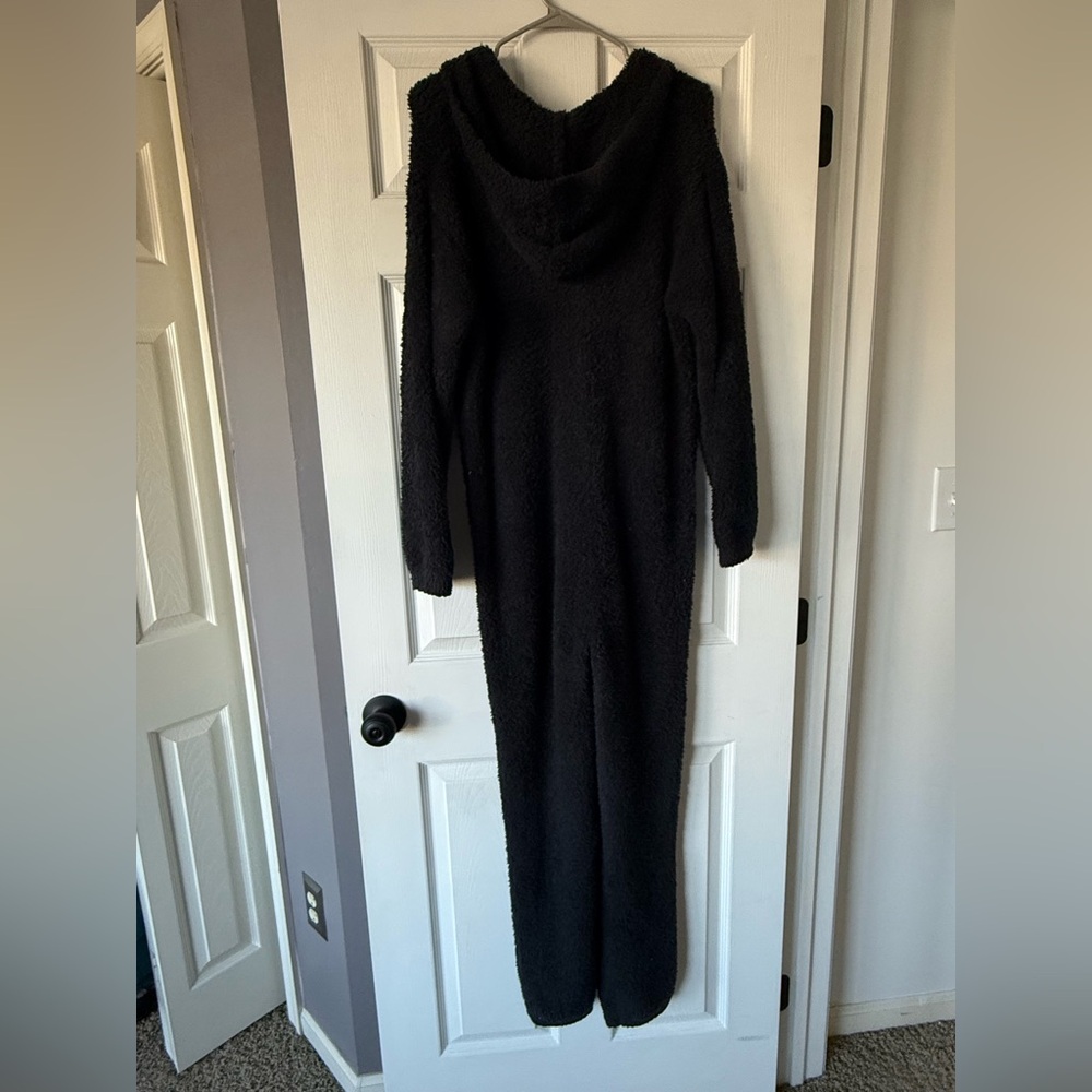 GENTLY USED SKIMS COZY KNIT ONESIE - SIZE MEDIUM! - Picture 3 of 4